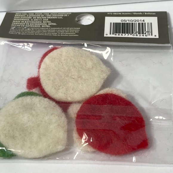 Christmas Acorns 100% Wool Felt Crafts Applique Embellishments Needle Felting - Picture 10 of 13